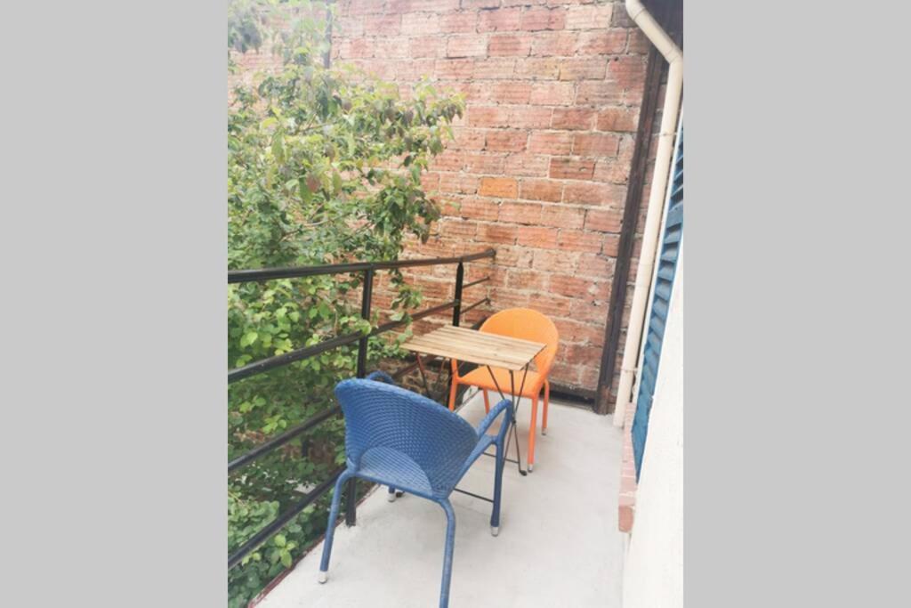 #4 Joli Appartement A 2 Pas Du Metro Et Paris 20 Баньоле Екстер'єр фото